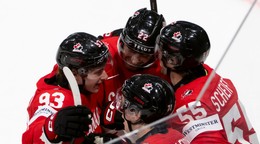 Mark Scheifele oslavuje gól v zápase Kanada - Nórsko na MS v hokeji 2026.
