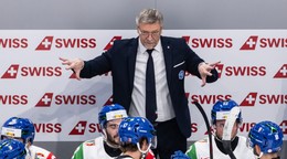 Jukka Jalonen na striedačke Talianska počas MS v hokeji 2026.