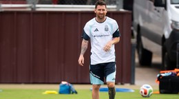 Lionel Messi počas tréningu Argentíny pred MS.