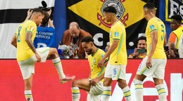 Futbalisti Brazílie oslavujú gól na MS 2026.