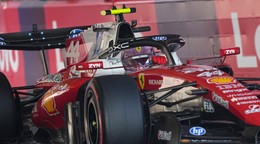 Lewis Hamilton počas druhého tréningu na Veľkú cenu Monaka.