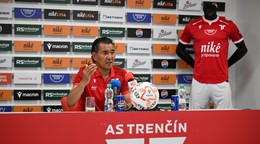 Na snímke tréner AS Trenčín Ricardo Moniz počas tlačovej konferencie AS Trenčín.