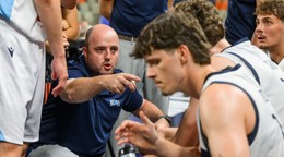 Na snímke tréner Slovenska Mikel Odriozola Gimeno počas zápasu A-skupiny Slovensko - Írsko na turnaji B-kategórie majstrovstiev Európy basketbalistov do 20 rokov.