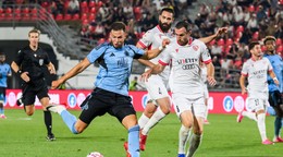 Na snímke zľava Mykola Kucharevyč (Slovan), Vahid Selimovic (Iberia) a Jemal-Giorgi Jinjolava (Iberia).