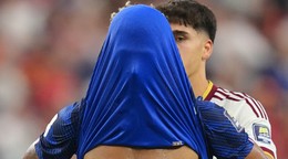 Désiré Doué po prehre Francúzska so Španielskom v semifinále MS vo futbale 2026.
