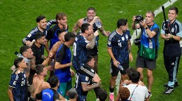 Futbalisti Argentíny oslavujú postup do finále MS 2026.