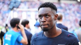 Američan Folarin Balogun (20) odchádza z ihriska po prehre v osemfinálovom dueli USA - Belgicko na majstrovstvách sveta vo futbale.