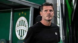 Slovenský tréner Balázs Borbély z Ferencvárosu Budapešť gestikuluje.