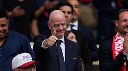 Na snímke šéf FIFA Gianni Infantino sa účastní na štvrťfinálovom zápase Nórsko - Anglicko na majstrovstvách sveta vo futbale.