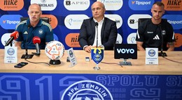 Na snímke zľava hlavný tréner klubu MFK Zemplín Michalovce Anton Šoltis, generálny manažér klubu Ivan Gondor a kapitán A-mužstva Lukáš Pauschek.
