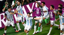 Argentínčan Julián Álvarez (9) oslavuje gól počas štvrťfinálového zápasu majstrovstiev sveta vo futbale.