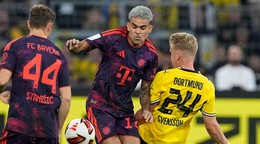 Momentka zo zápasu Bayern - Borussia Dortmund.