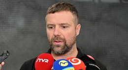 Tréner HK Dukla Michalovce Jakub Ručkay počas mediálneho brífingu hokejistov HK Dukla Michalovce k príprave na novú sezónu.
