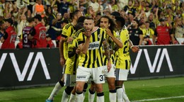 Milan Škriniar oslavuje gól.