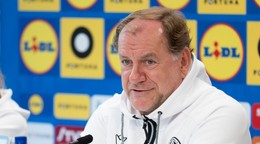 Na snímke tréner A-tímu SR Vladimír Weiss počas tlačovej konferencie k futbalovej nominácii.