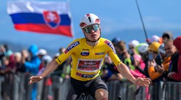 Belgičan Lennert Van Eetvelt z tímu  Lotto Intermarche víťazí v záverečnej 5. etape cyklistických pretekov Okolo Slovenska.