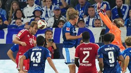 Harry Kane hlavičku proti Schalke.