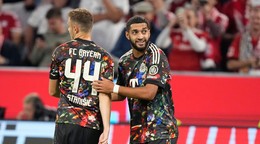 Bayern Mníchov oslavuje gól. 