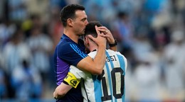 Lionel Scaloni a Lionel Messi