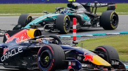 Max Verstappen a Kimi Antonelli.