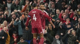 Cody Gakpo a Virgil van Dijk.
