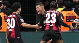V strede Patrik Schick oslavuje gól.