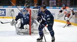 Samuel Buček (Slovan) v zápase HK Dukla Michalovce - HC Slovan Bratislava.