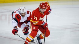 Šimon Nemec v drese Calgary.