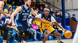Fotka zo zápasu BK Iskra Svit - BC SLOVAN Bratislava.