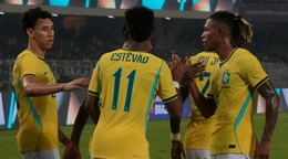 Futbalisti Brazílie oslavujú gól.