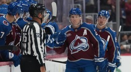 Hráč Colorado Avalanche Nathan MacKinnon.