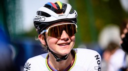 Slovenská cyklistka Viktória Chladoňová v dúhovom drese majsterky sveta U23.