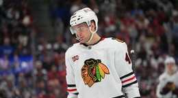 Louis Crevier v drese Chicaga Blackhawks.