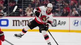Na archívnej snímke z 12. októbra 2026 kapitán Ottawy Senators Thomas Chabot.