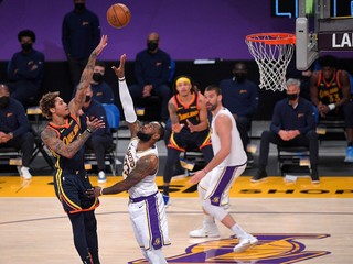 Momentka zo zápasu LA Lakers - Golden State.