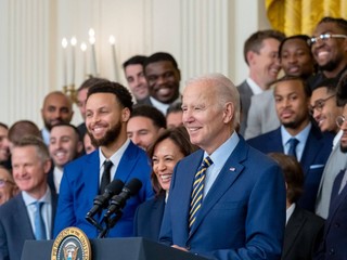 Hráči Golden State Warriors na návšteve v Bielom dome.