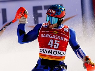 Grécky lyžiar Aj Ginnis.