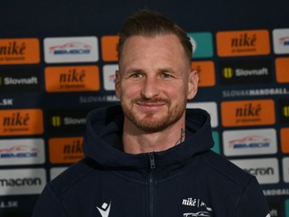Martin Straňovský počas tlačovej konferencie pred kvalifikačnými zápasmi s Nórskom a Srbskom.