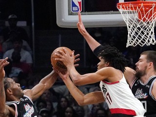 Momentka zo zápasu NBA medzi Los Angeles Clippers a Portlandom.