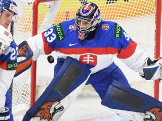 Brankár Stanislav Škorvánek v zápase Slovensko - Nórsko na MS v hokeji 2023.