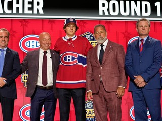 David Reinbacher v drese Montrealu Canadiens.