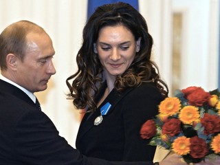 Jelena Isinbajevová podporovala ruského prezidenta a od roku 2017 bola členkou Putin tímu.