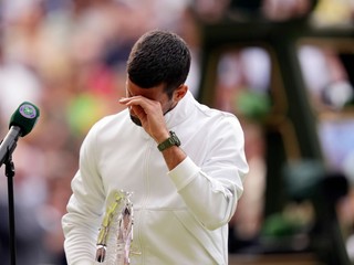 Novak Djokovič sa neubránil slzám po prehre s Carlosom Alcarazom.