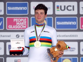 Lorenzo Milesi vyhral časovku do 23 rokov na MS v cyklistike 2023.