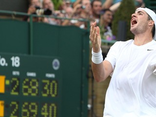 John Isner a najdlhší zápas v histórii tenisu proti Nicolasovi Mahutovi.