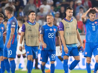 Slovenskí futbalisti po zápase proti Portugalsku v kvalifikácii EURO 2024.