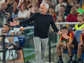 Tréner AS Rím José Mourinho.