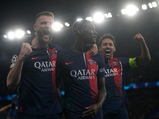 Radosť hráčov Paríž St. Germain.