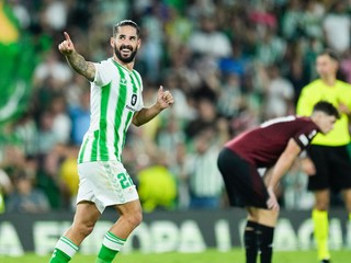 Španielsky futbalista Isco v drese Betisu Sevilla.