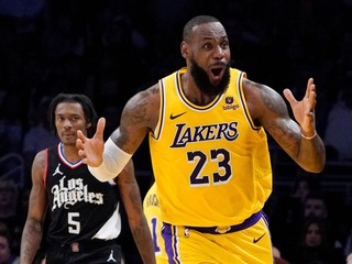 Hviezdny americký basketbalista LeBron James.